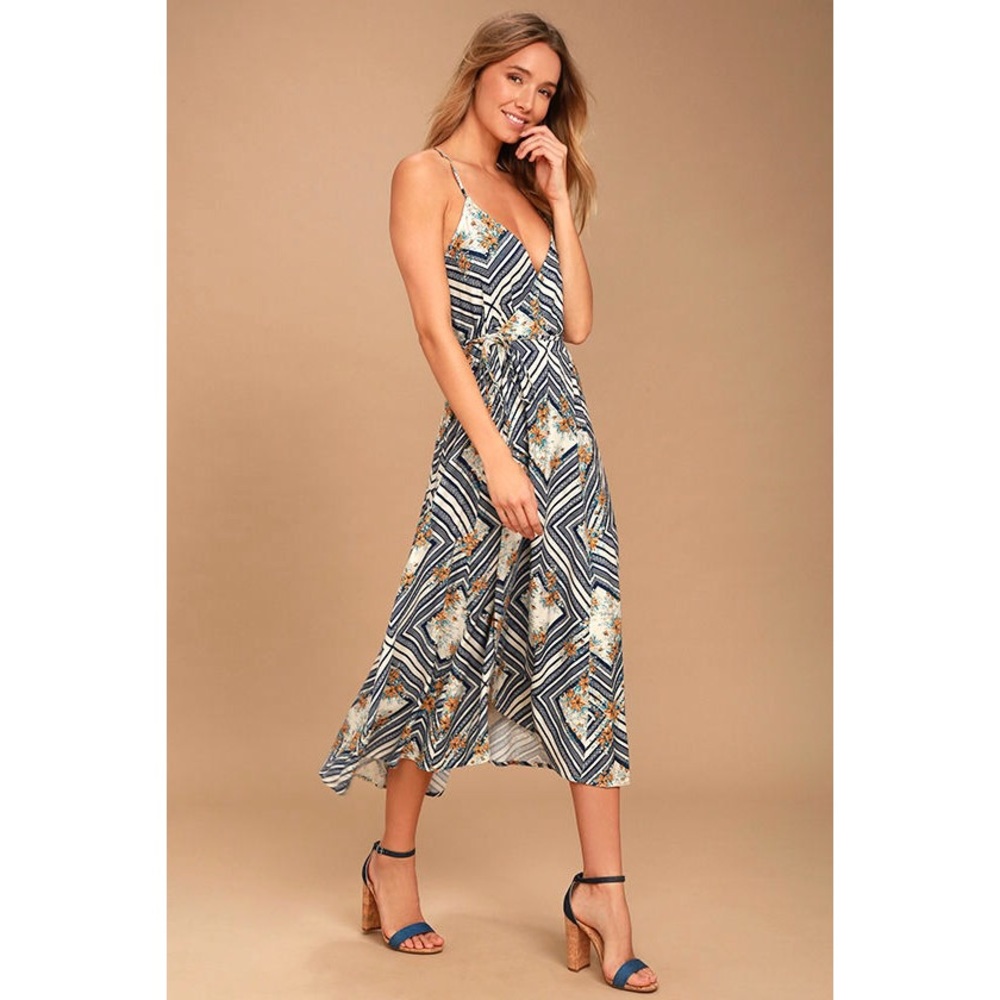 Printed Wrap Dress - Picture 2 of 7